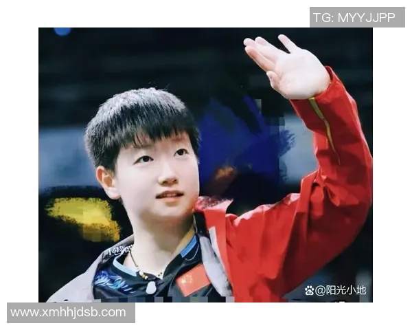 身披国旗的足球明星展现国家荣光与体育精神的完美结合 身披国旗的足球明星展现国家荣光与体育精神的完美结合