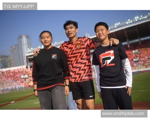 广州足球队的战术变革与球队转型的深度解析与未来展望 广州足球队的战术变革与球队转型的深度解析与未来展望