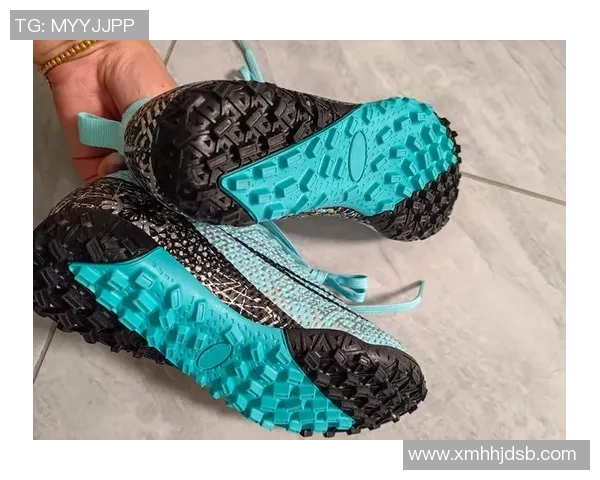 足球明星与他们的球鞋品牌背后的故事与影响力探讨